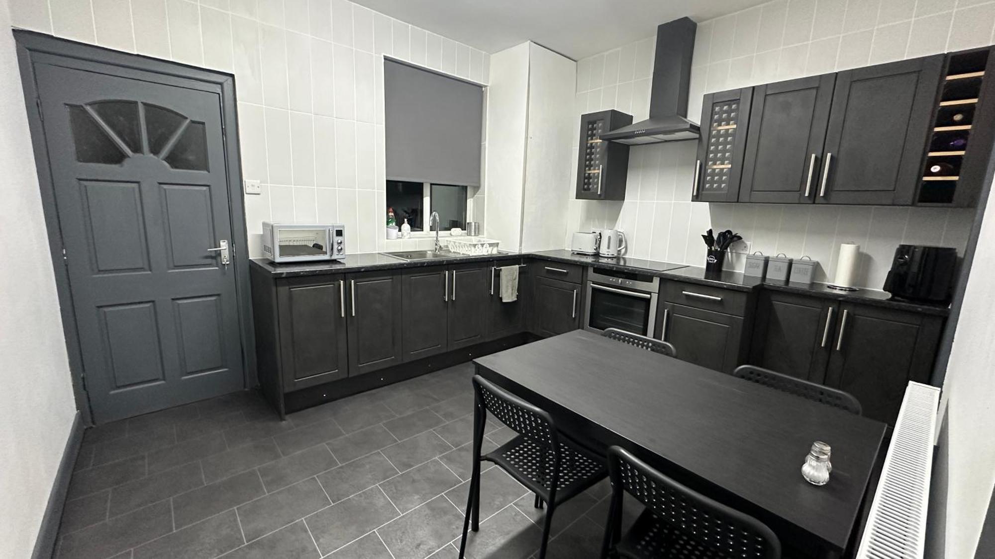 Modern 2 Bed Near Turf Moor Football Stadium, Parks, Canal And Lake Burnley Buitenkant foto