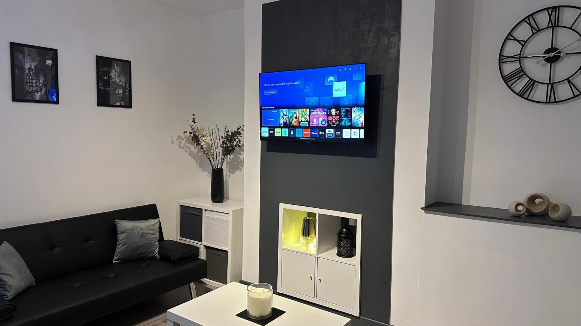 Modern 2 Bed Near Turf Moor Football Stadium, Parks, Canal And Lake Burnley Buitenkant foto